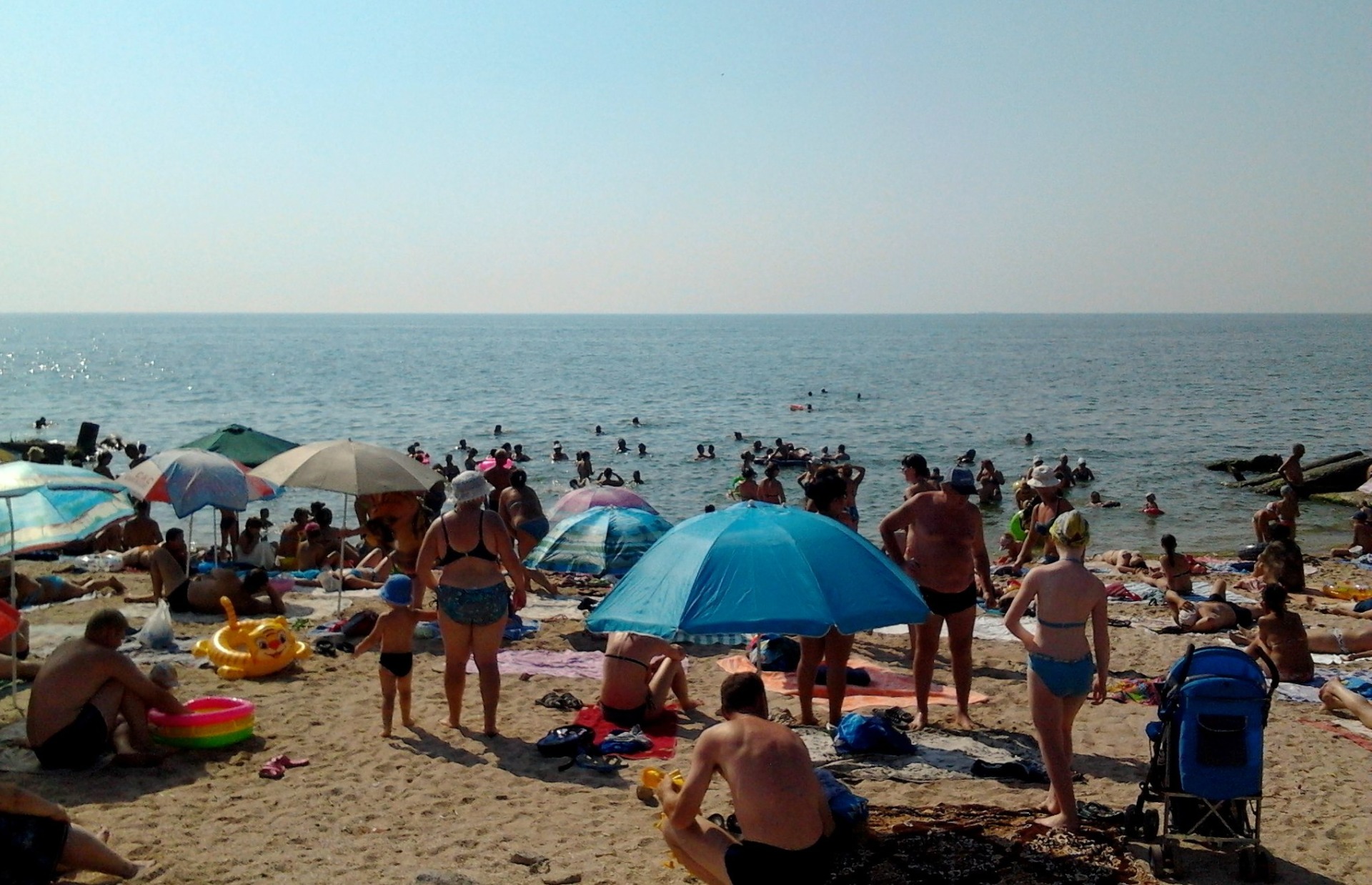 Селище Сєдове на Азові — морський курорт, куди їдуть відпочивати з «республіки». Фото з сайту traveling.dn.ua